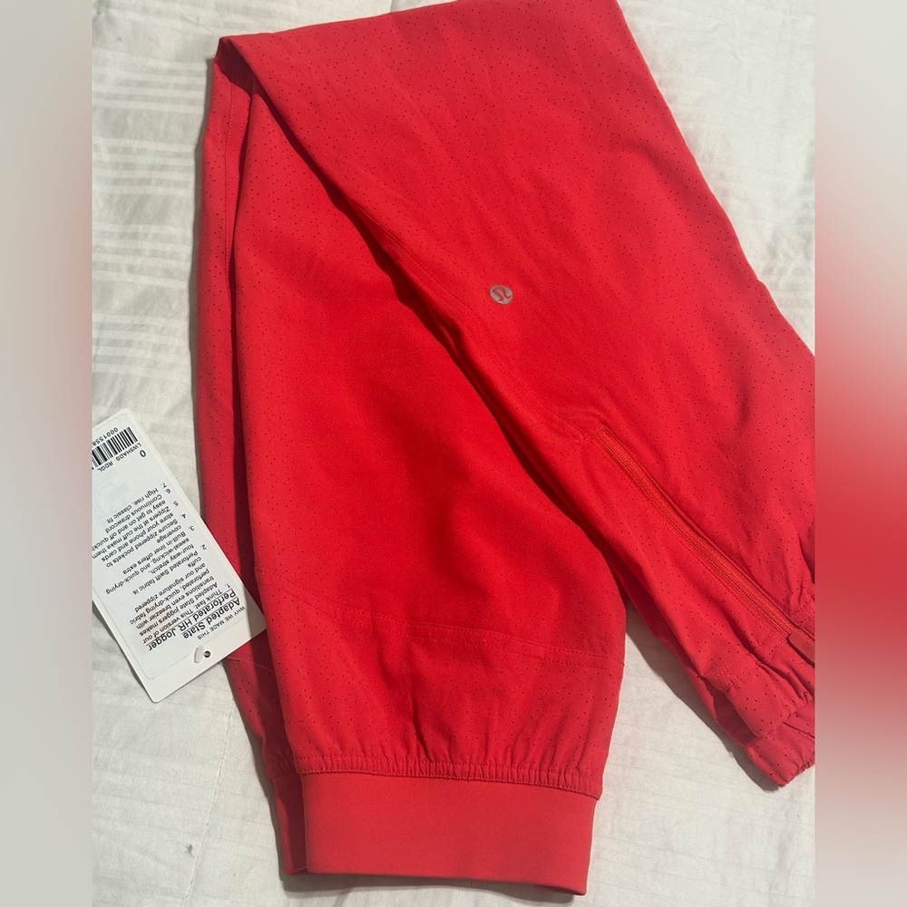Lululemon Red Adapted state perforated jogger sz 0 - Picture 7 of 9